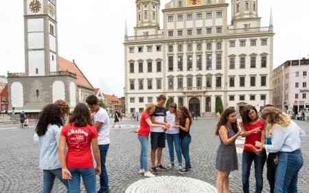 009-augsburg-activities-36794941281-o.jpg.webp