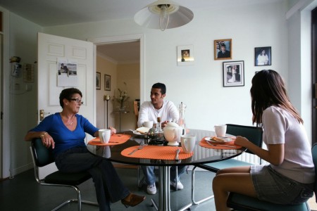 host-family-dinner-table-english-language-in-galway-ielts-jpg-1580x0-q85-crop-scale-progressive-subsampling-2.jpg