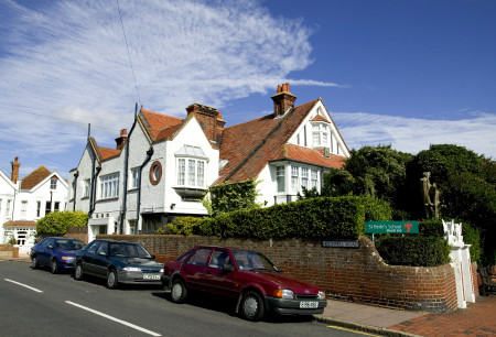 centre001eastbourne2005.jpg