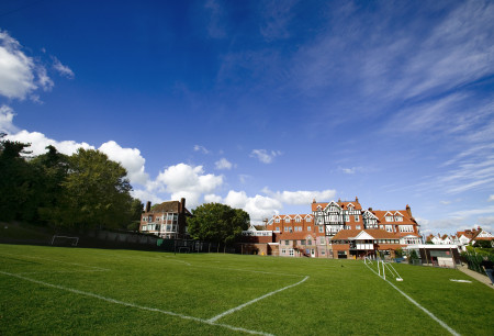 centre002eastbourne2005.jpg